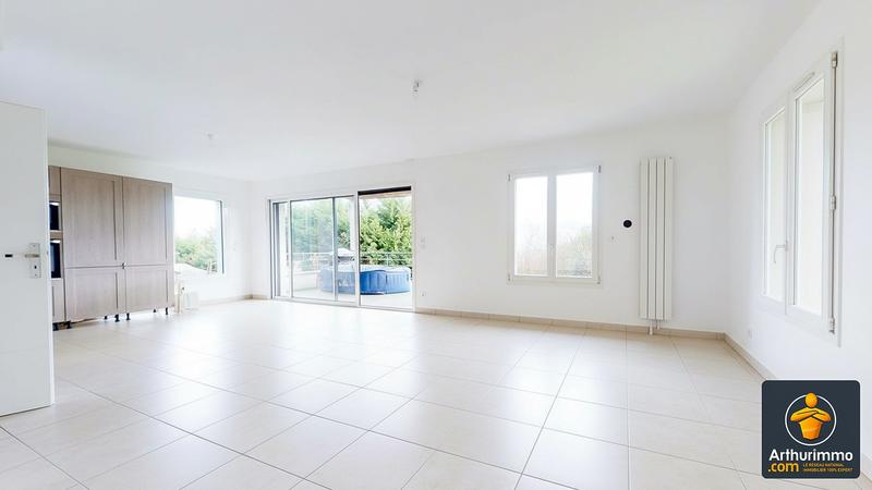 Appartement - 102 m² - 4 pièces