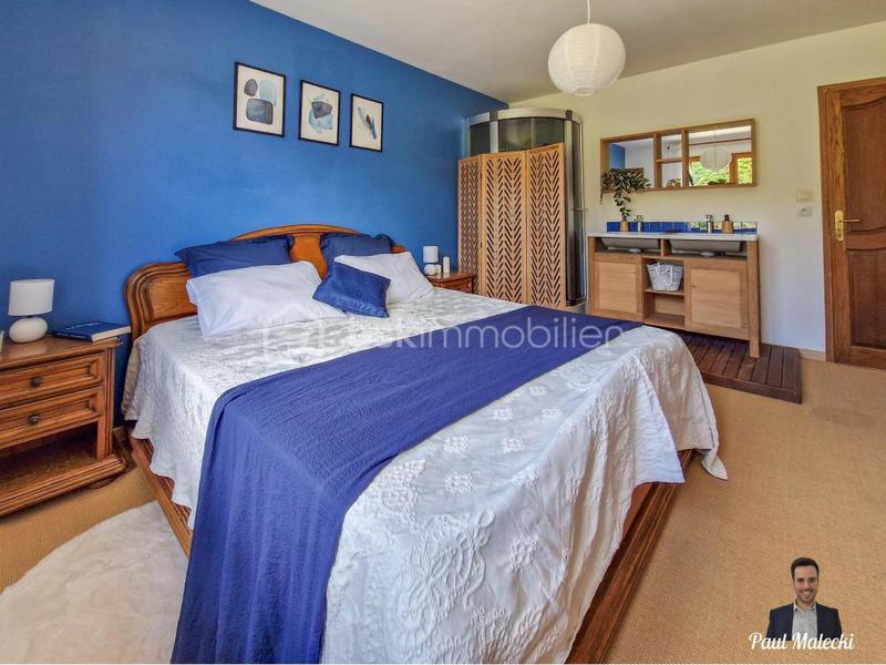 Villa - 295 m² - 9 pièces