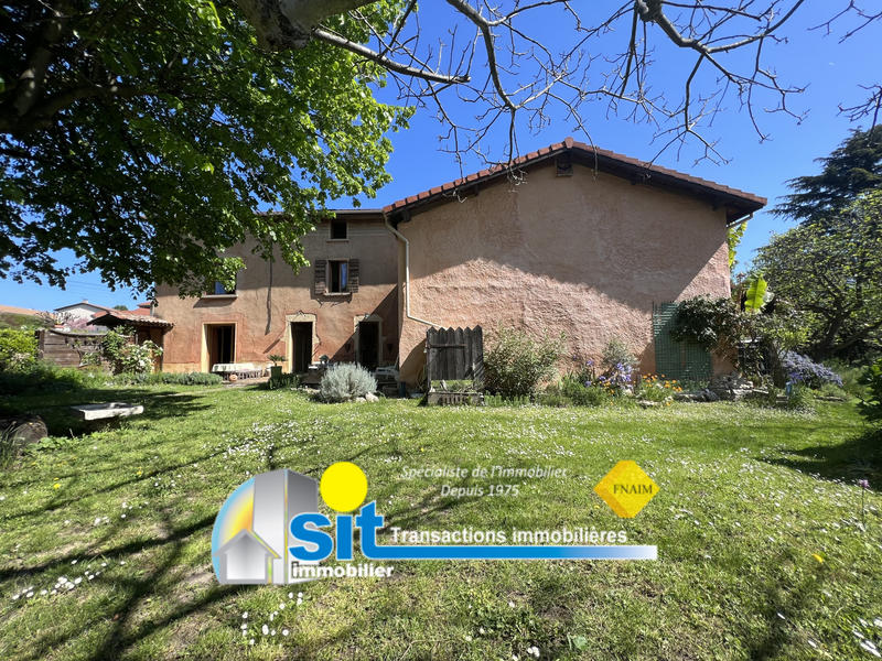 Maison - 230 m² - 8 pièces