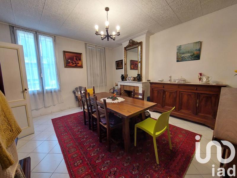 Maison - 212 m² - 7 pièces