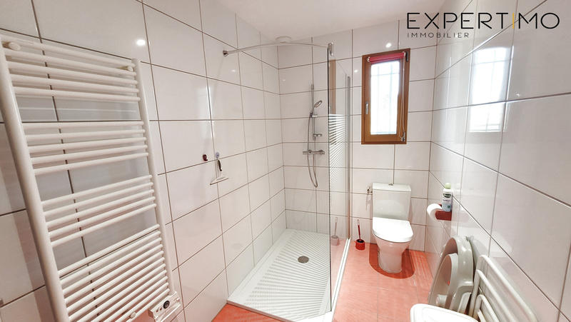 Maison - 200 m² - 8 pièces