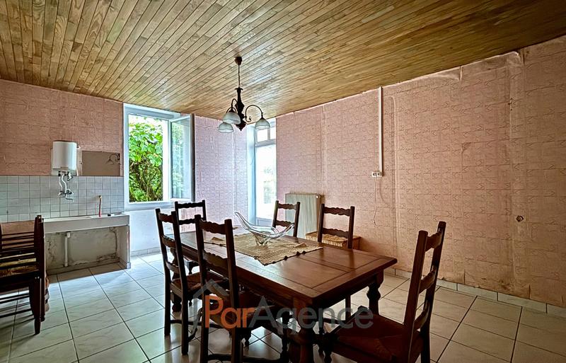 Maison - 253 m² - 14 pièces