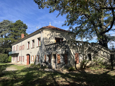 Bastide - 300 m² - 1 pièce