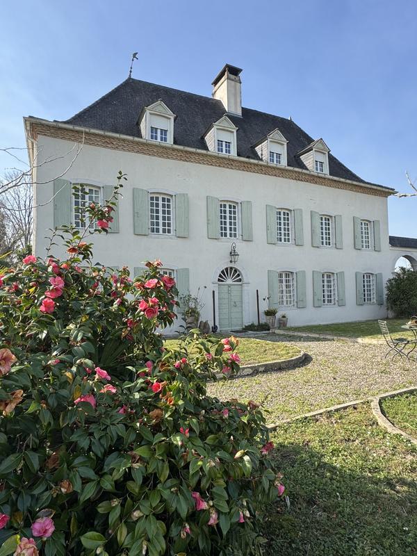 Maison - 408 m² - 7 pièces