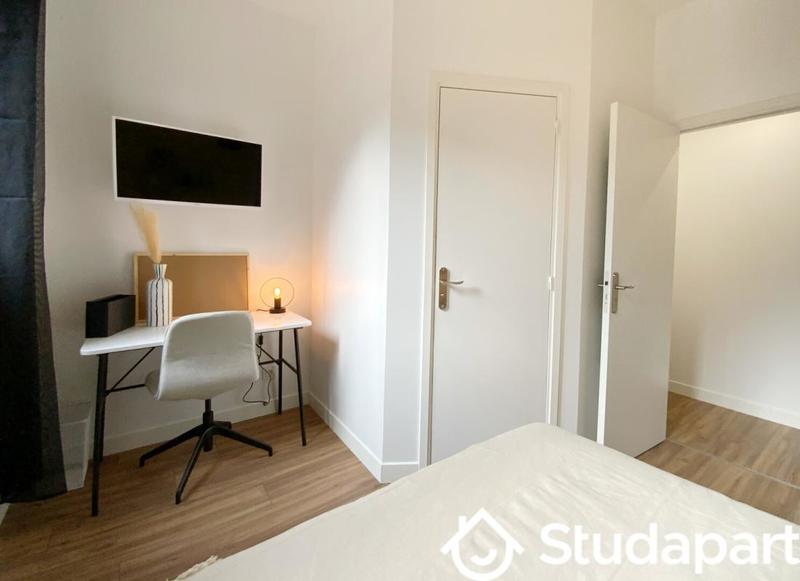 Chambre - 11 m² - 1 pièce