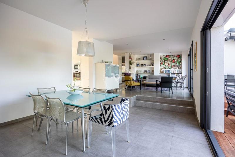 Maison d'architecte - 211 m² - 7 pièces