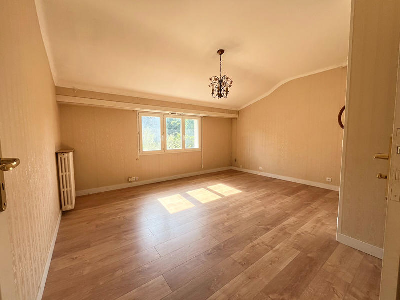 Maison - 178 m² - 5 pièces