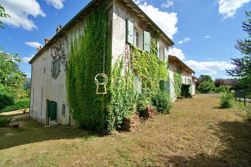 Maison - 285 m² - 10 pièces