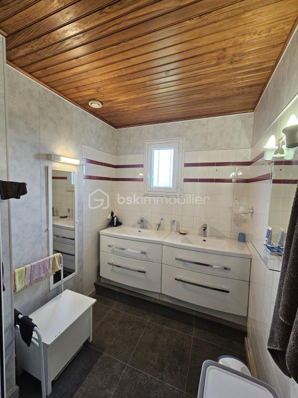 Maison traditionnelle - 105 m² - 5 pièces