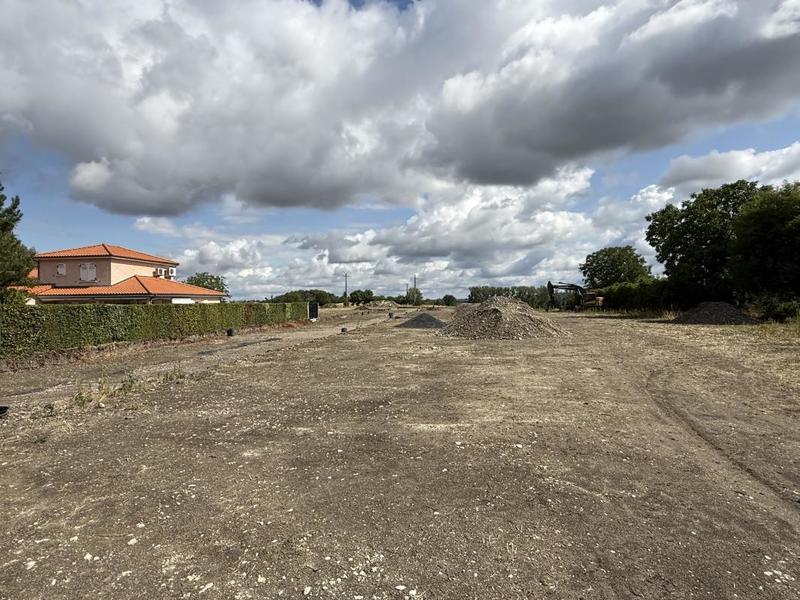 Terrain constructible - 703 m²