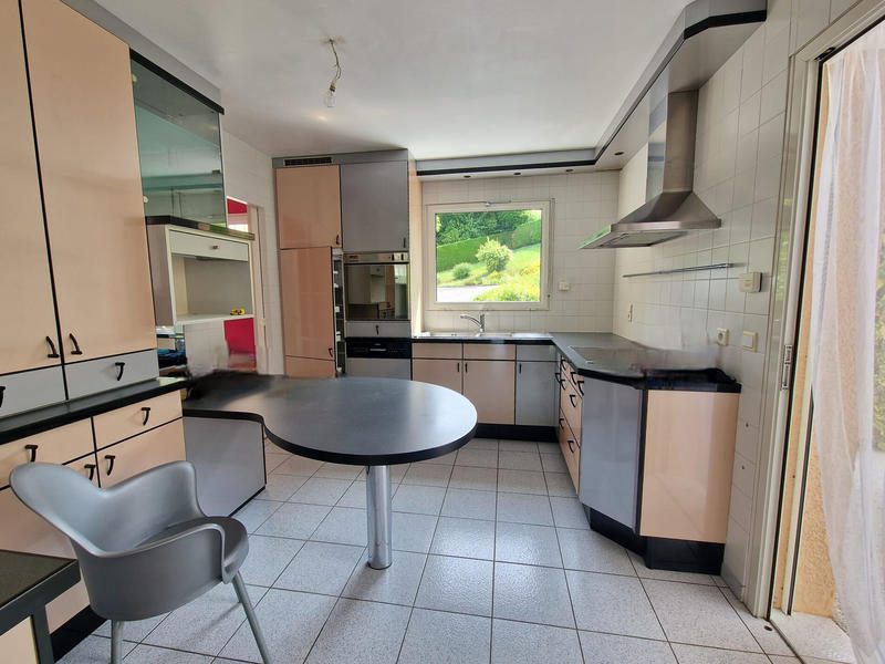 Maison - 185 m² - 8 pièces