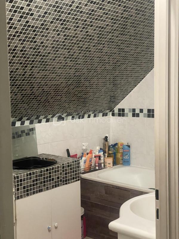 Maison traditionnelle - 90 m² - 6 pièces