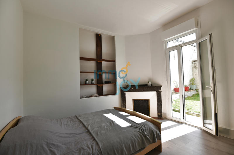 Maison - 212 m² - 8 pièces