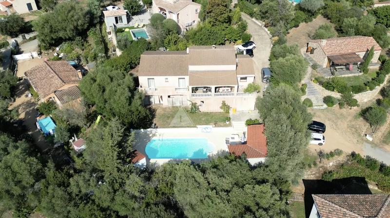 Villa - 177 m² - 5 pièces