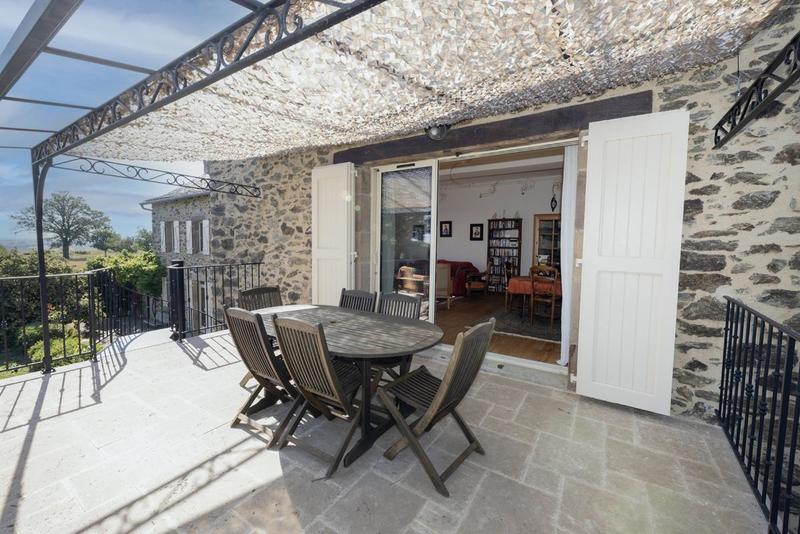 Maison - 251 m² - 11 pièces