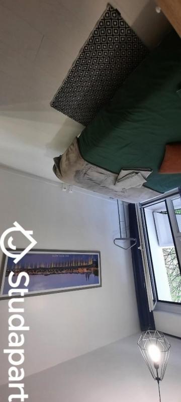 Chambre - 11 m² - 1 pièce