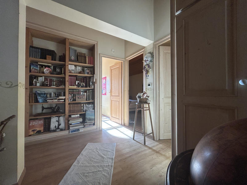 Maison - 221 m² - 8 pièces