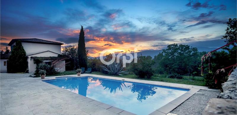 Maison - 180 m² - 6 pièces