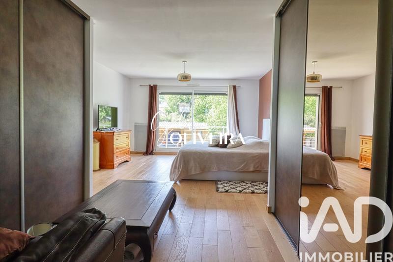 Maison - 210 m² - 7 pièces