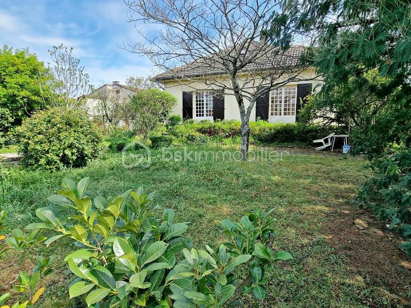 Maison traditionnelle - 195 m² - 6 pièces