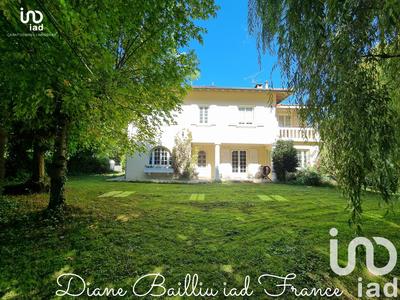 Maison de ville - 263 m² - 8 pièces