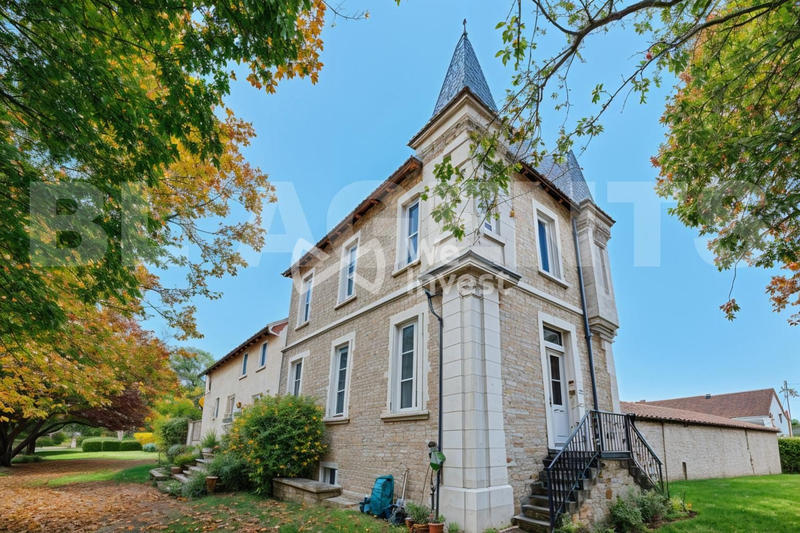 Maison - 530 m² - 20 pièces