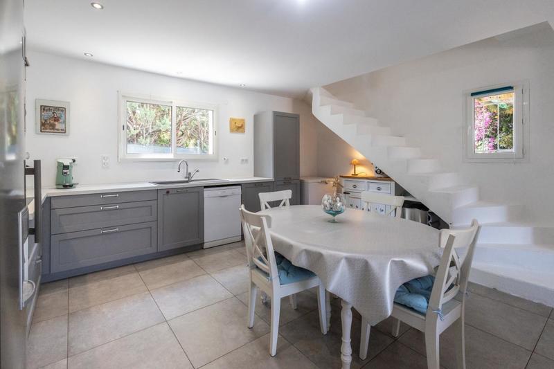 Maison - 358 m² - 12 pièces