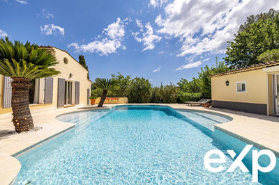 Villa - 256 m² - 8 pièces