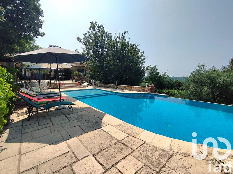 Maison - 202 m² - 7 pièces