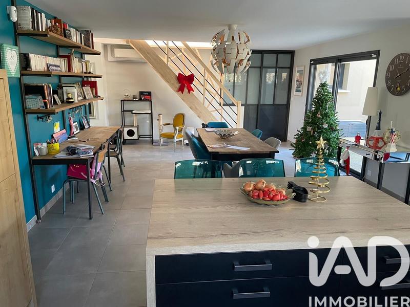 Maison - 186 m² - 9 pièces