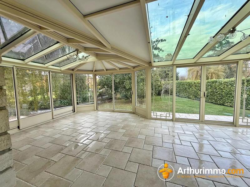 Maison - 220 m² - 8 pièces