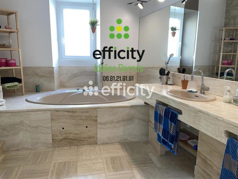 Maison - 240 m² - 7 pièces