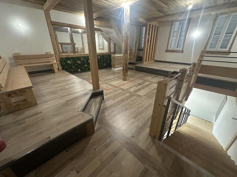 Local d'activités - 164 m²