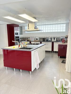 Maison - 350 m² - 11 pièces