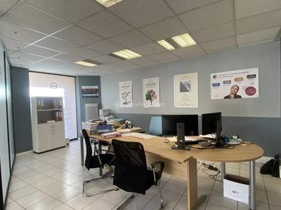 Bureau - 76 m² - 3 pièces