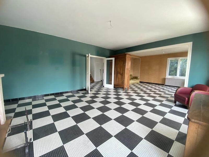 Maison - 270 m² - 10 pièces