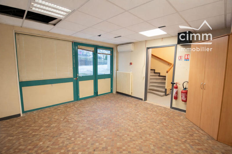 Local commercial - 86 m² - 5 pièces