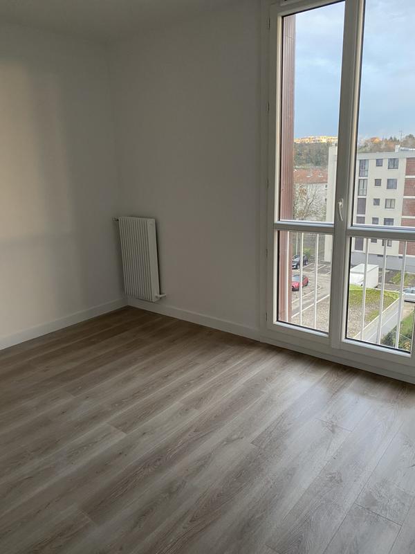 Appartement - 90 m² - 5 pièces