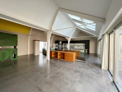 Loft - 435 m² - 5 pièces