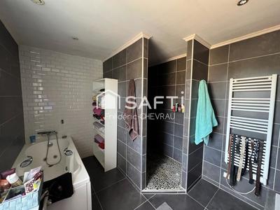 Maison - 200 m² - 8 pièces