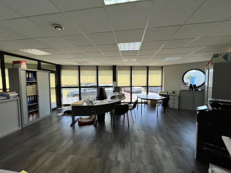 Local d'activités - 745 m²