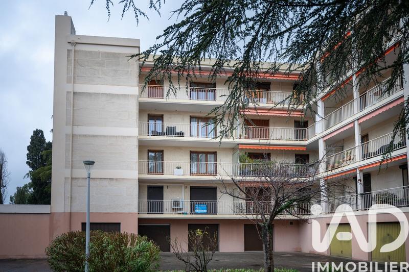 Appartement - 96 m² - 5 pièces