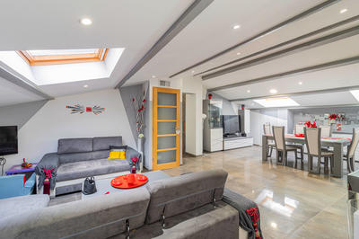 Maison - 200 m² - 4 pièces