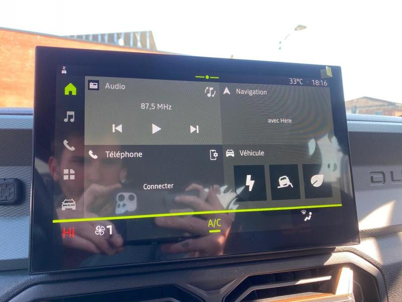 Dacia Duster Extrême hybride 145 cv CarPlay caméra Gps Clim disponible