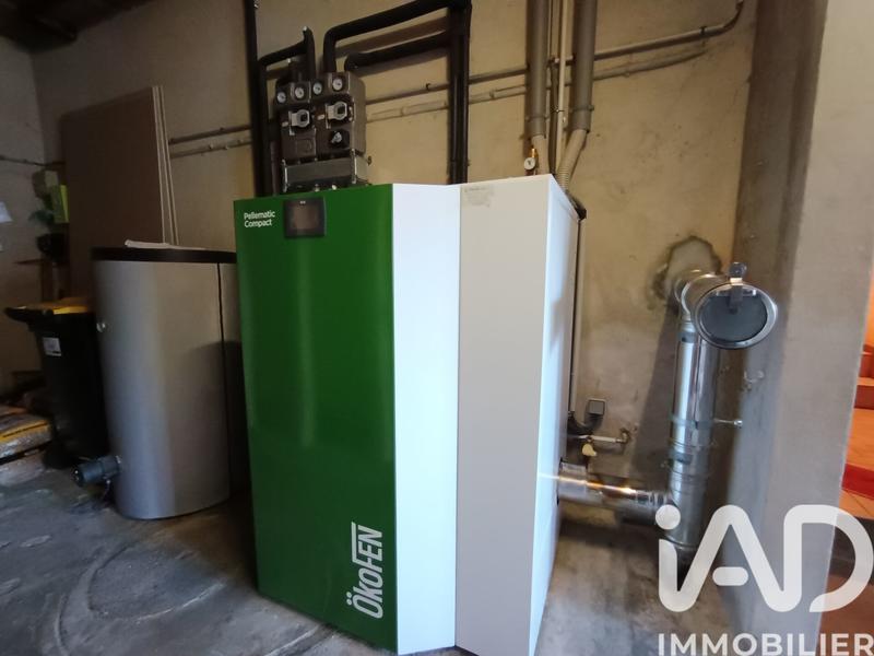 Maison - 201 m² - 7 pièces