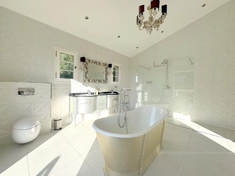 Villa - 385 m² - 11 pièces