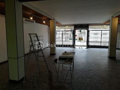 Local commercial - 97 m² - 5 pièces