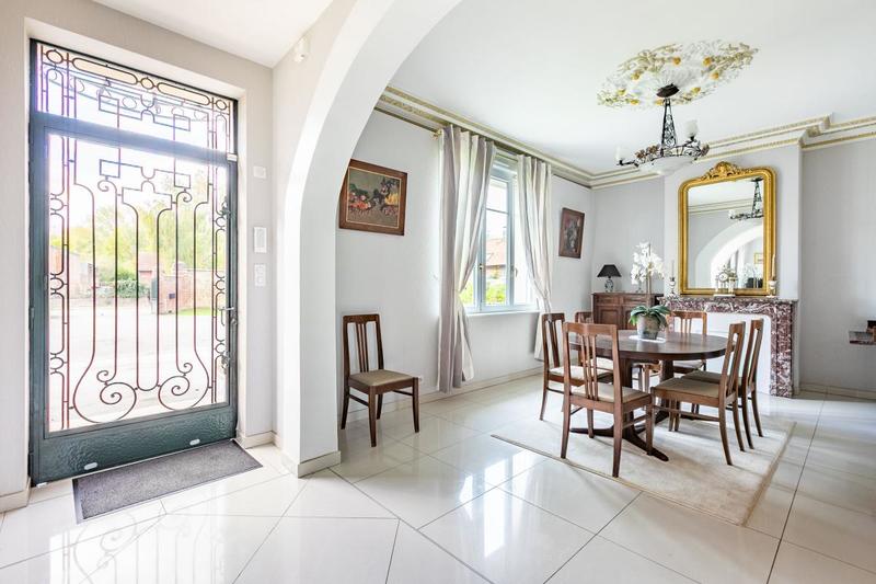 Maison - 300 m² - 7 pièces