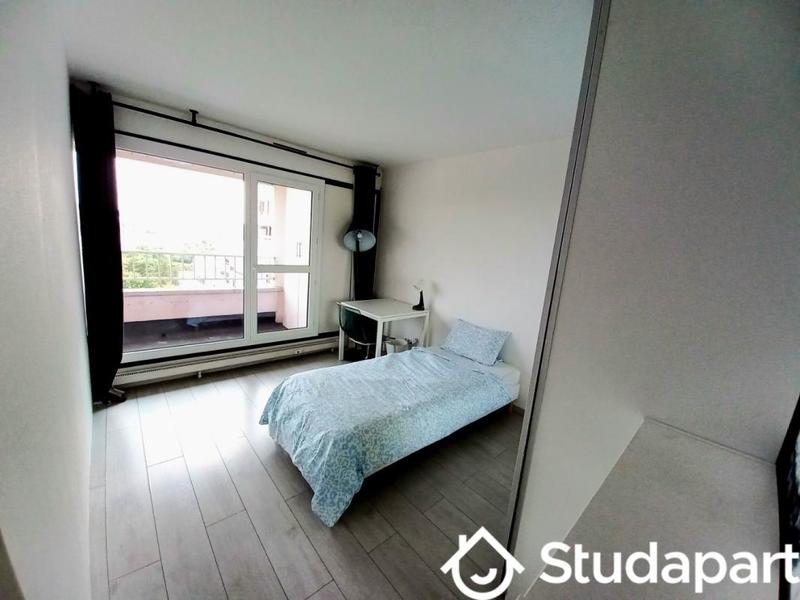 Chambre - 11 m² - 1 pièce