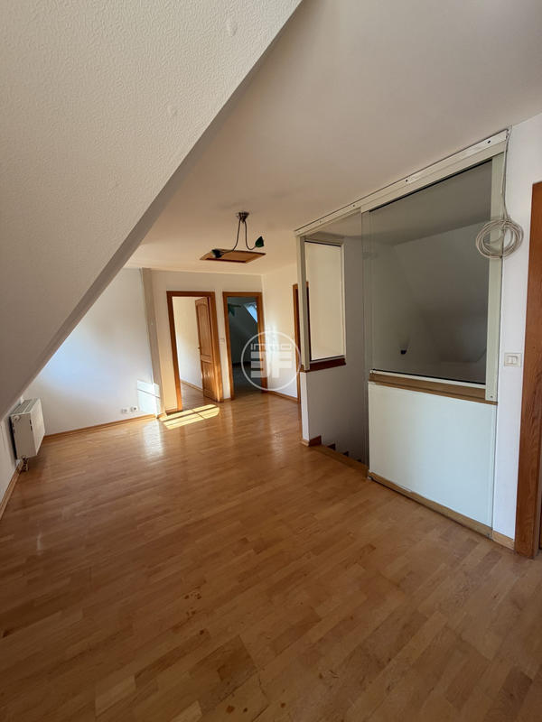 Maison - 211 m² - 8 pièces